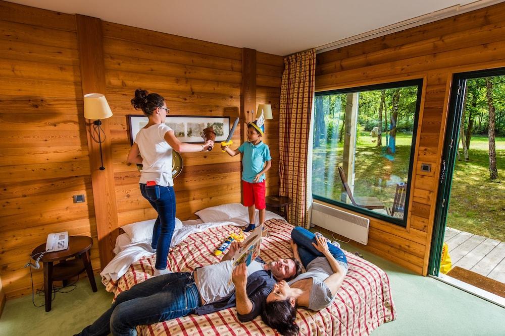 Hotel Des Trois Hiboux Plailly Zewnętrze zdjęcie